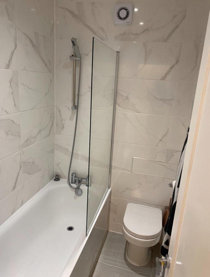 Central Connection: Double Room in Heart of City London Exterior photo
