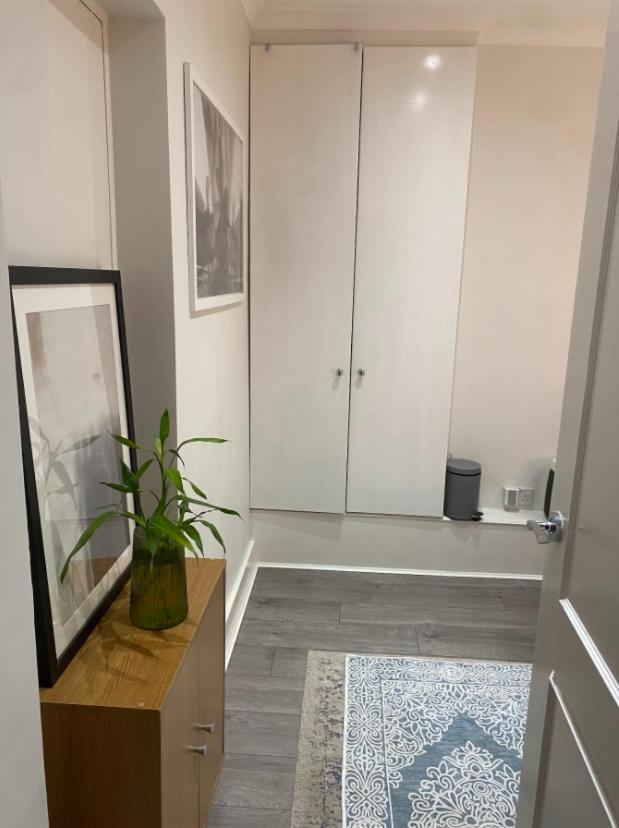 Central Connection: Double Room in Heart of City London Exterior photo